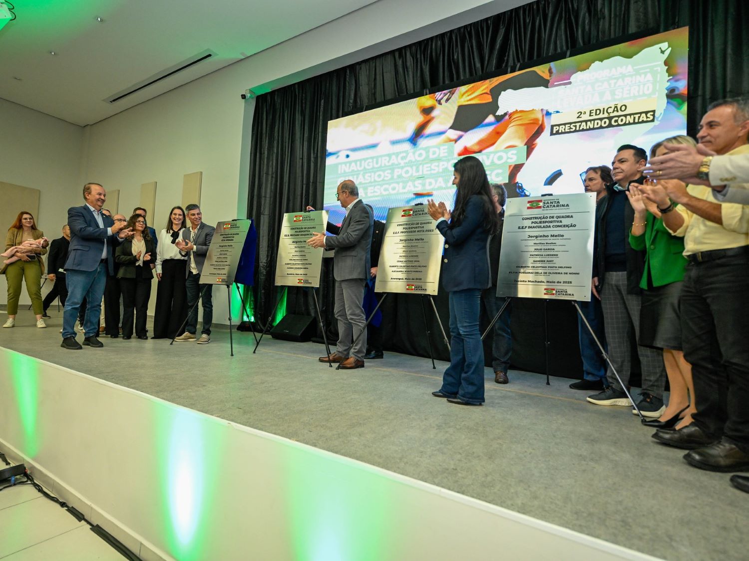 Estado entrega quatro novas quadras poliesportivas em escolas estaduais no Extremo Sul