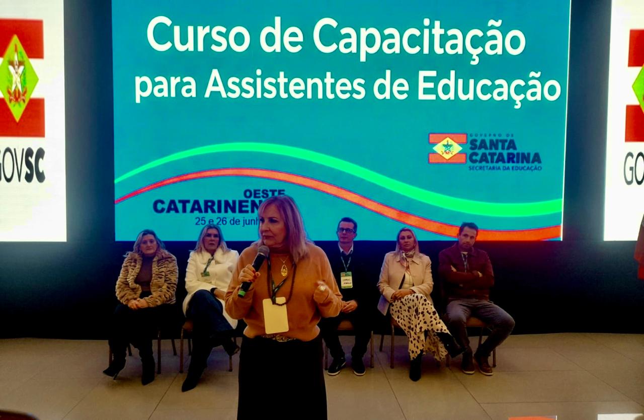 Educação de SC realiza formação para Assistentes de Educação da rede estadual