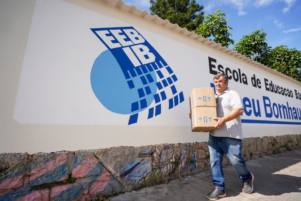 Governo de SC beneficia 67,6 mil estudantes das escolas estaduais com a distribuição de absorventes