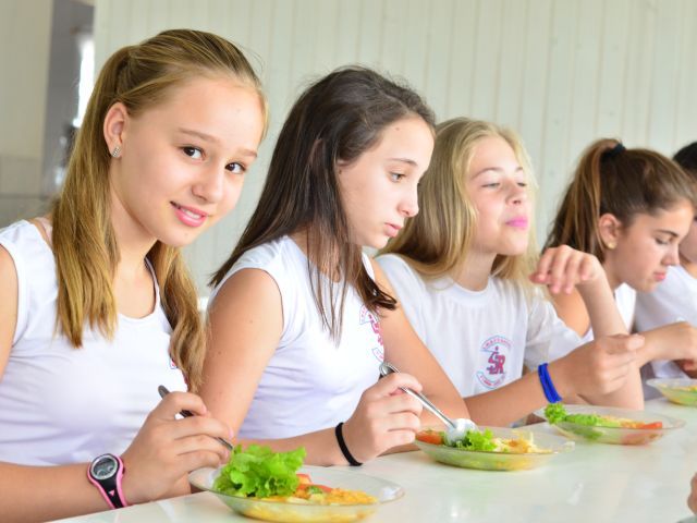 Dia Nacional da Alimentação Escolar: Educação de SC estimula bons hábitos em estudantes com cardápios variados e nutritivos