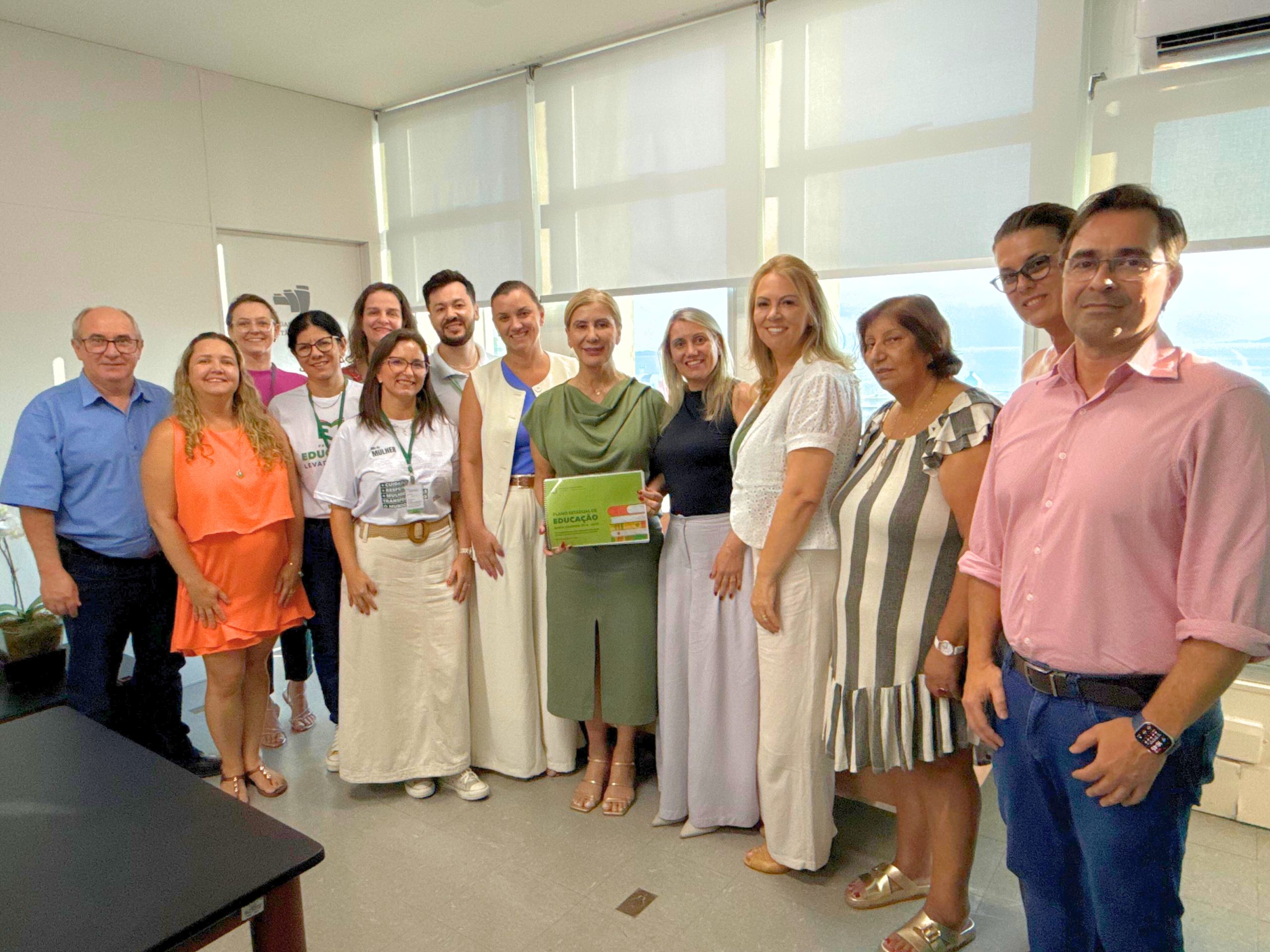 Entrega do 10º Relatório de Monitoramento e Avaliação do Plano Estadual de Educação de SC